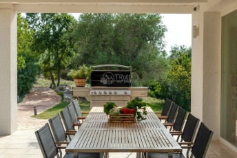 Monte Gobbo | outdoor | dining room and barbecue
